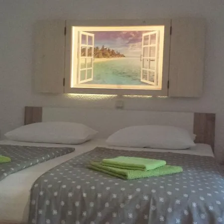 Natali - Heating Pool Apartment Trogir