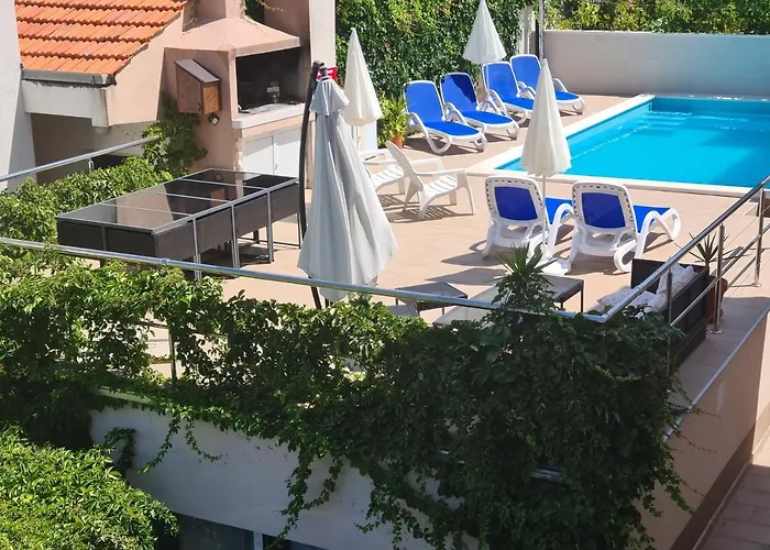 Natali - Heating Pool Lejlighed *