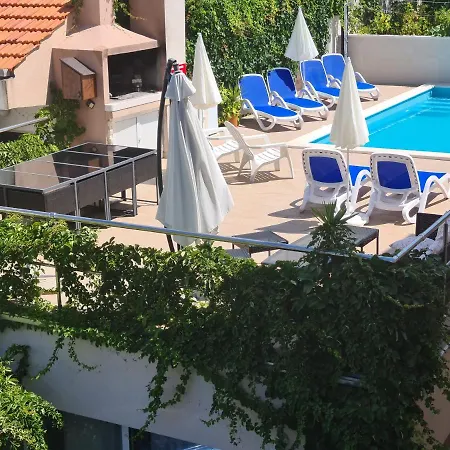 Natali - Heating Pool Lejlighed *
