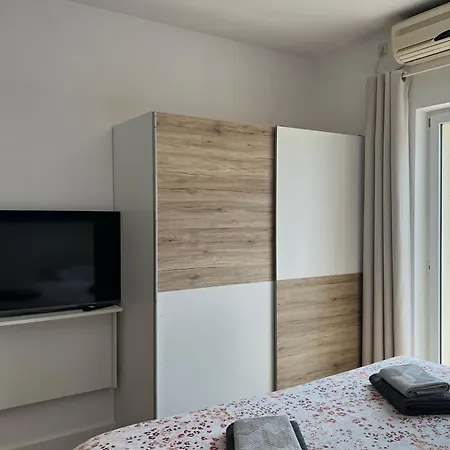 Natali - Heating Pool Апартаменти
