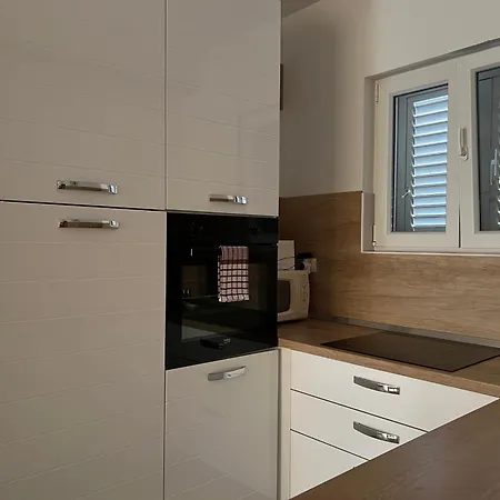 Natali - Heating Pool Apartament Trogir