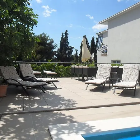 Natali - Heating Pool * Traù